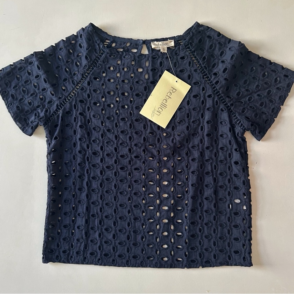 Rebellion Navy Eyelet Short Sleeve Blouse Fall/Winter Top Size Small NWT